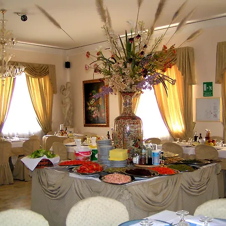 Hotel Rita